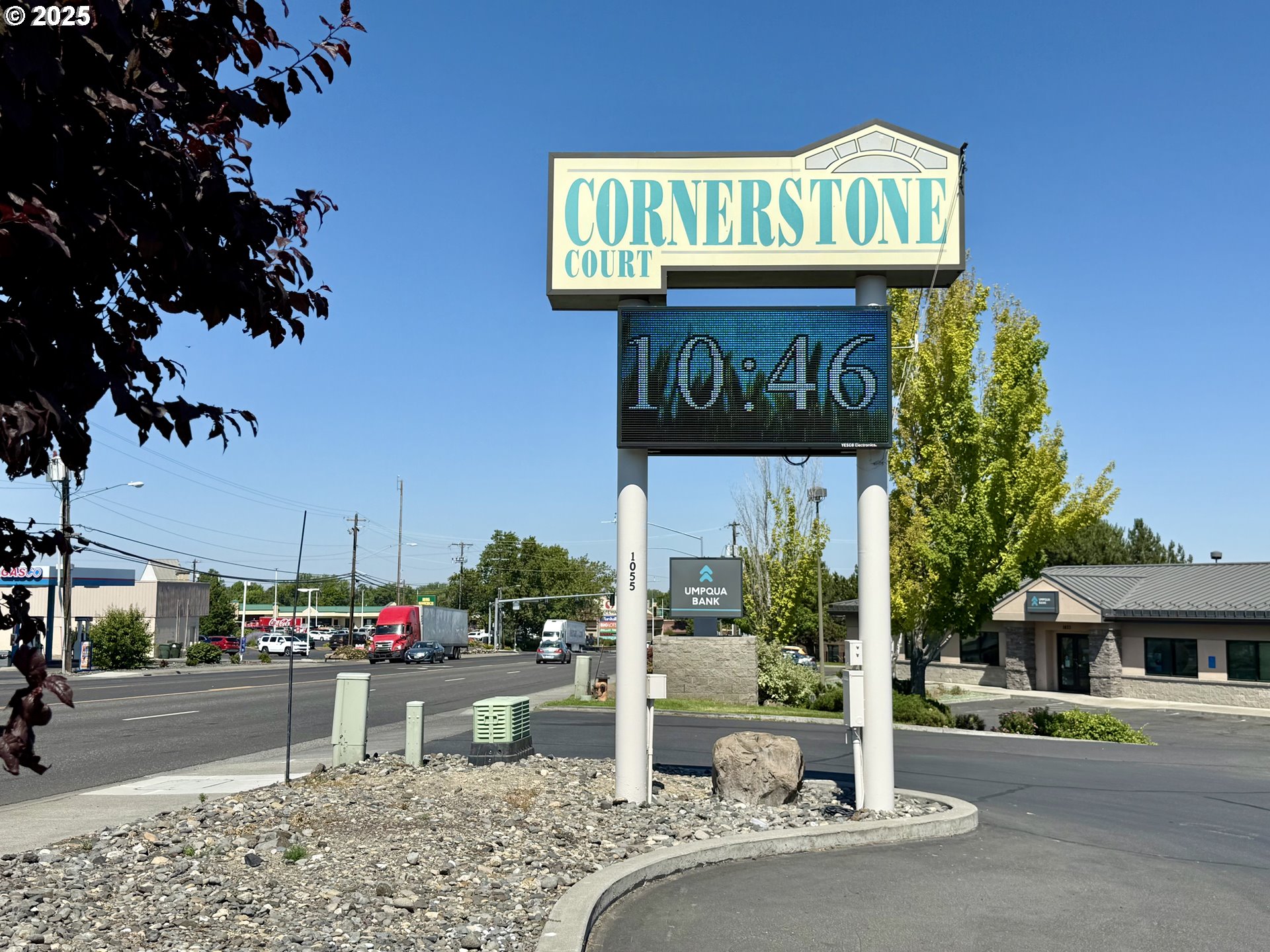 1055 S HIGHWAY 395