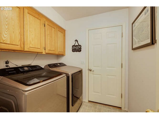 Dallas, Oregon 97338, United States, 3 Bedrooms Bedrooms, ,2 BathroomsBathrooms,Residential,Active,220783