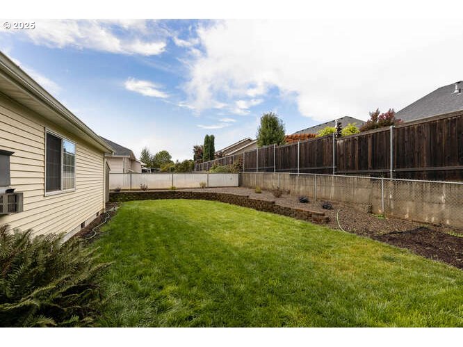 Dallas, Oregon 97338, United States, 3 Bedrooms Bedrooms, ,2 BathroomsBathrooms,Residential,Active,220783