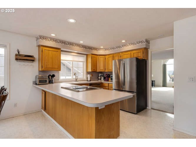 Dallas, Oregon 97338, United States, 3 Bedrooms Bedrooms, ,2 BathroomsBathrooms,Residential,Active,220783