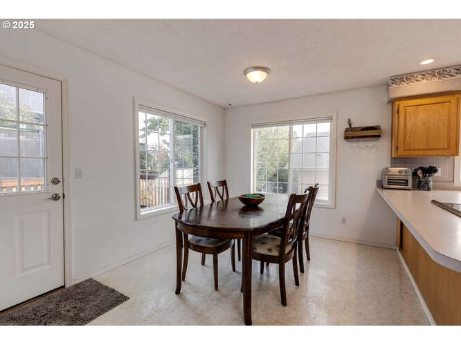 Dallas, Oregon 97338, United States, 3 Bedrooms Bedrooms, ,2 BathroomsBathrooms,Residential,Active,220783