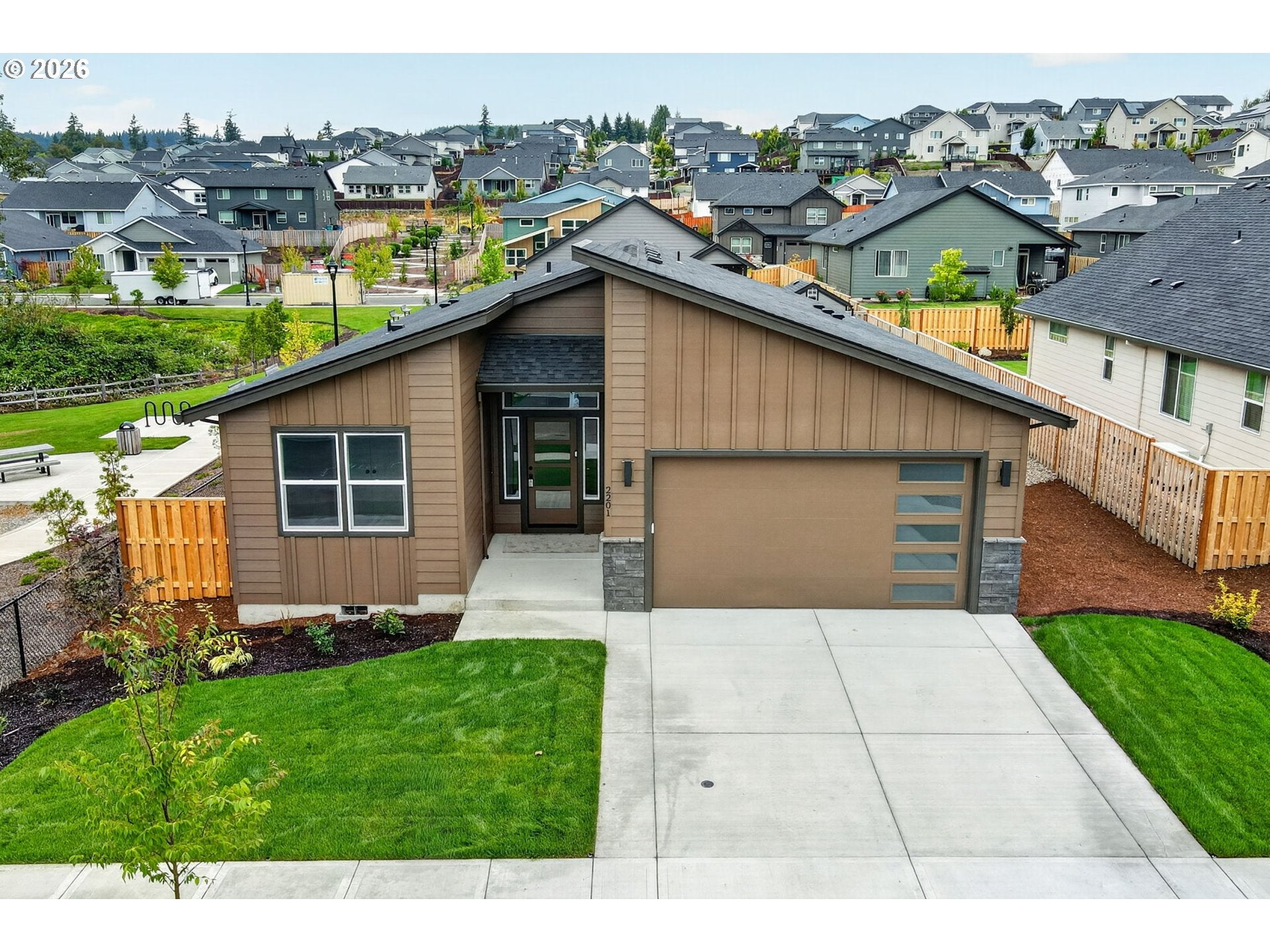 2201 E JUNIPER CIR 20