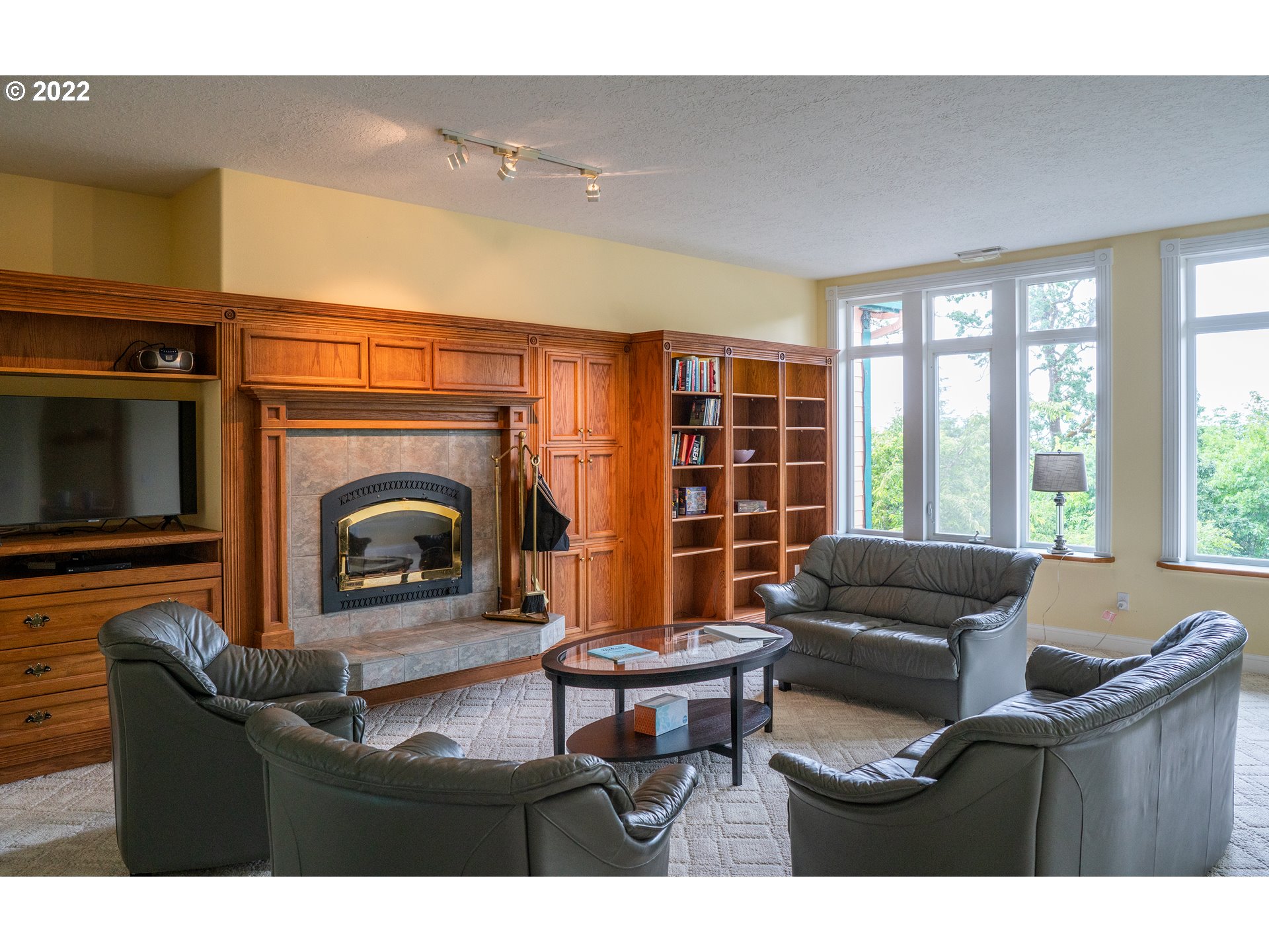 Dallas, Oregon 97338, United States, ,Commercial,Active,74118