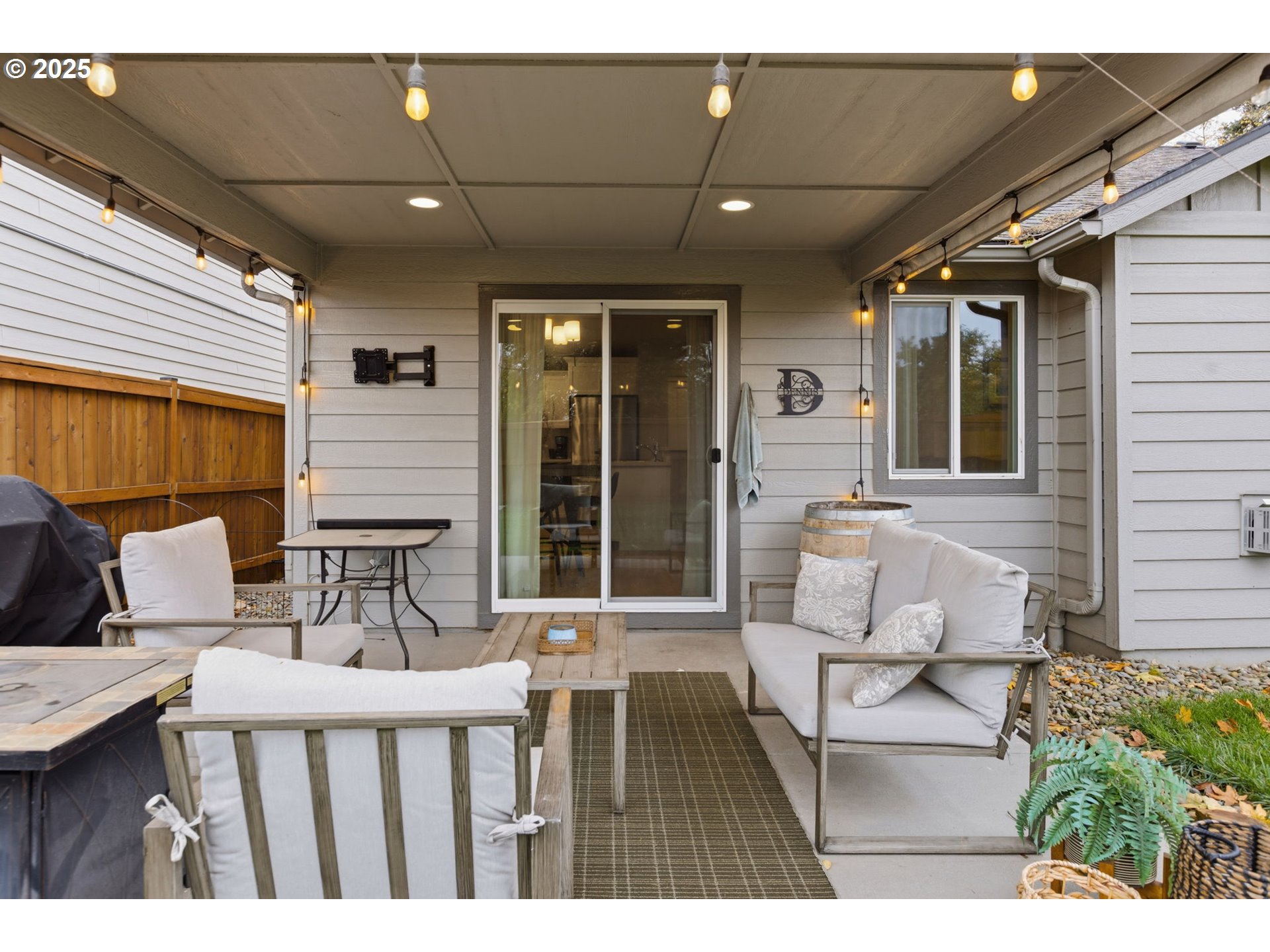 Springfield, Oregon 97478, United States, 3 Bedrooms Bedrooms, ,2 BathroomsBathrooms,Residential,Active,236771