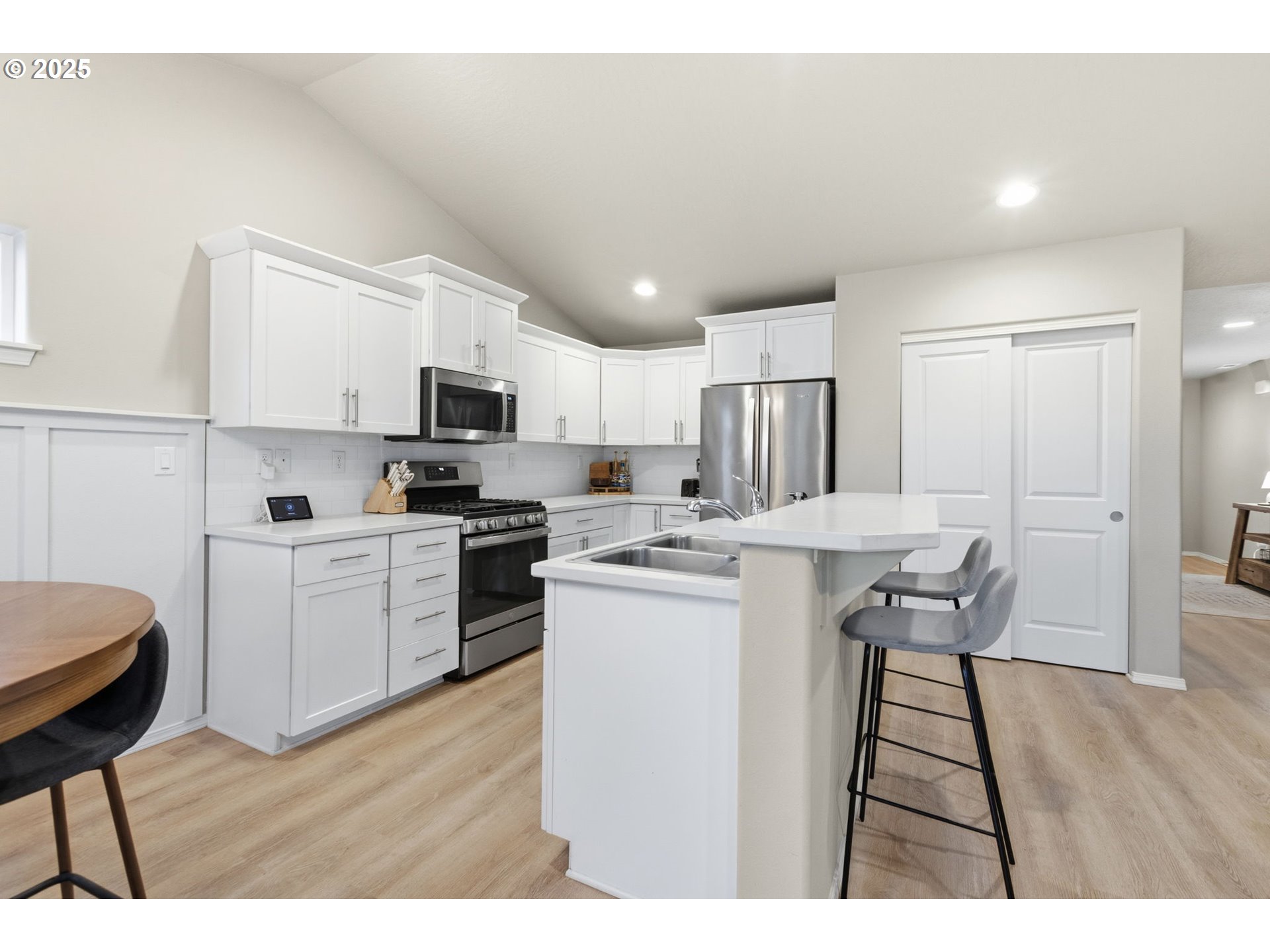 Springfield, Oregon 97478, United States, 3 Bedrooms Bedrooms, ,2 BathroomsBathrooms,Residential,Active,236771