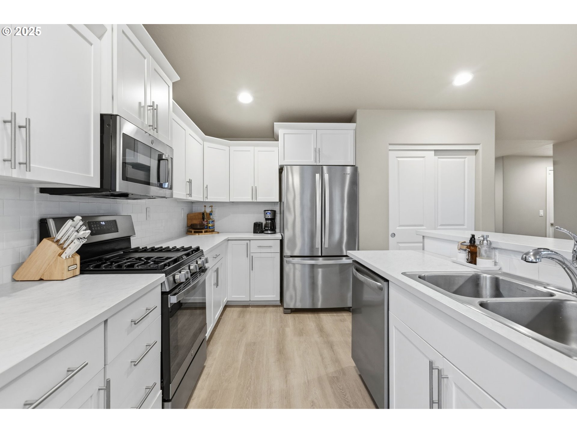 Springfield, Oregon 97478, United States, 3 Bedrooms Bedrooms, ,2 BathroomsBathrooms,Residential,Active,236771