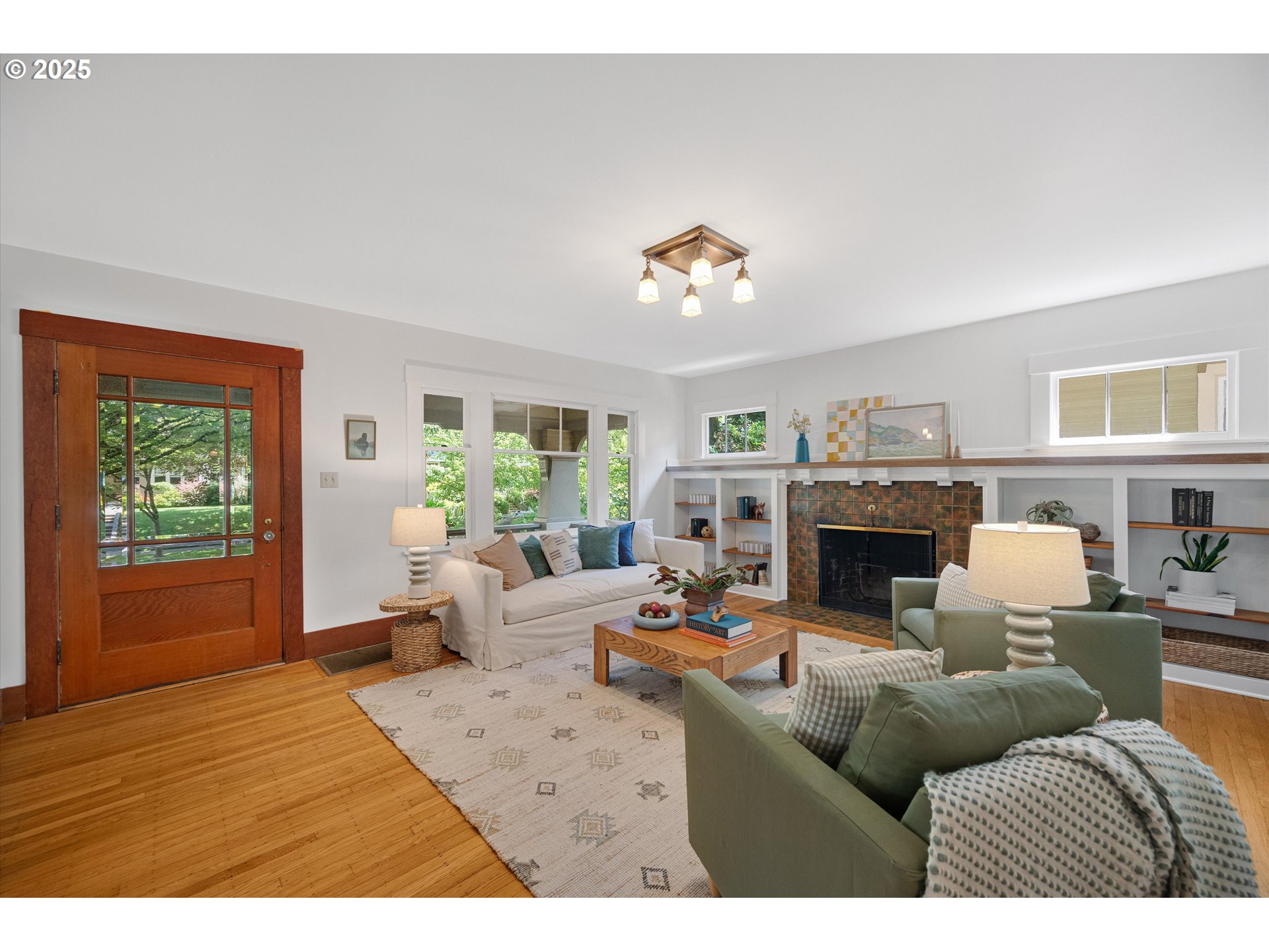 2603 NE 11TH AVE