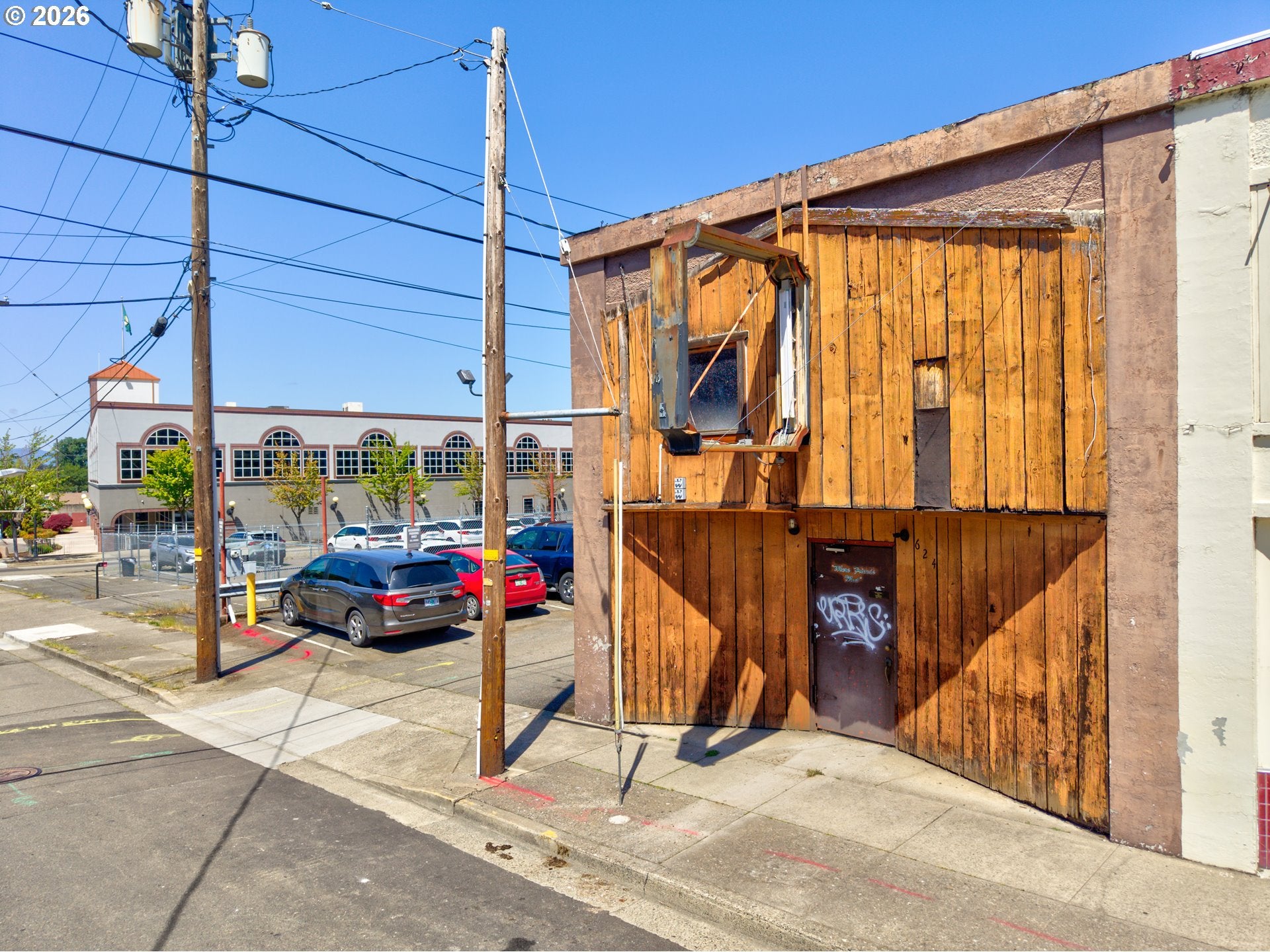 624 SE CASS AVE