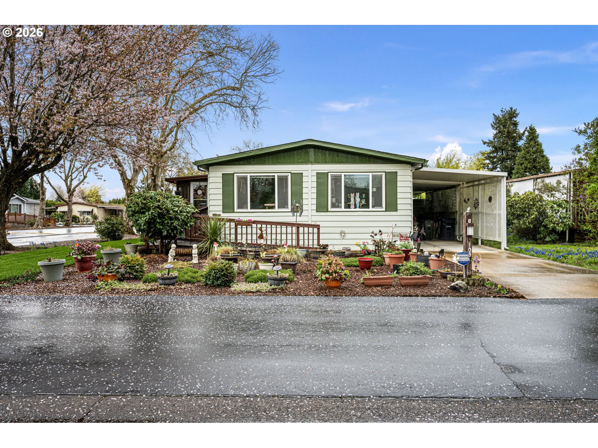 1400 CANDLELIGHT DR 105