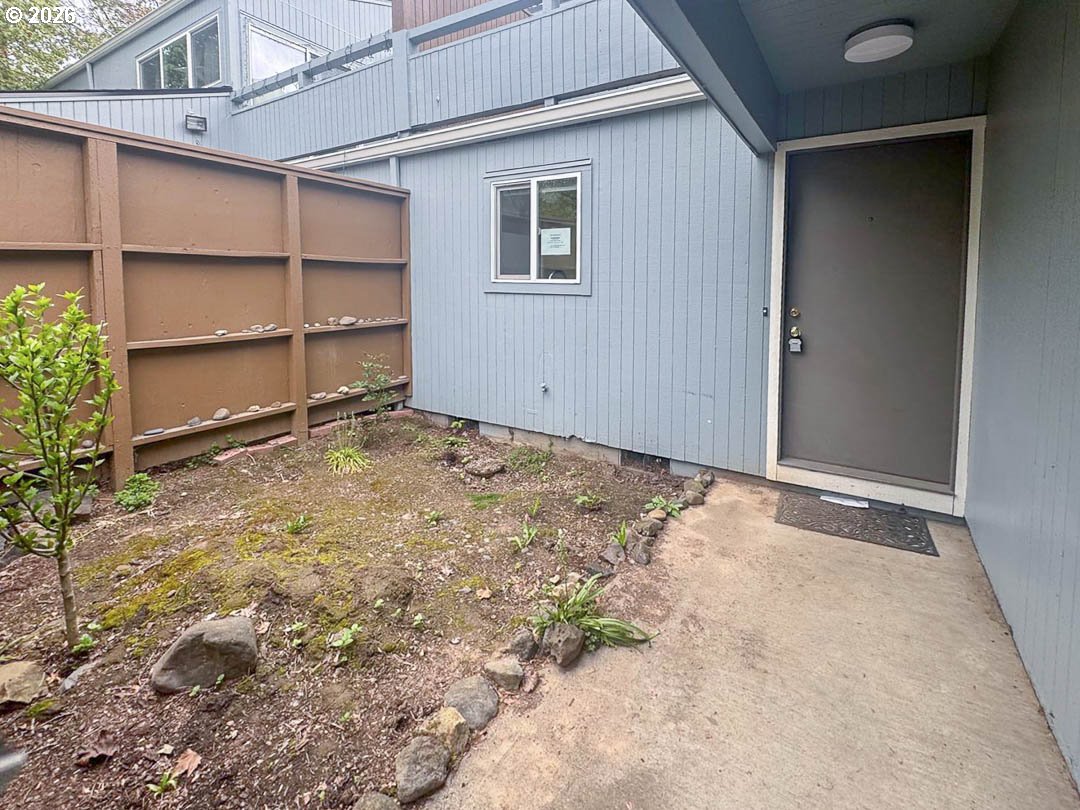 1572 NW TANASBROOK CT