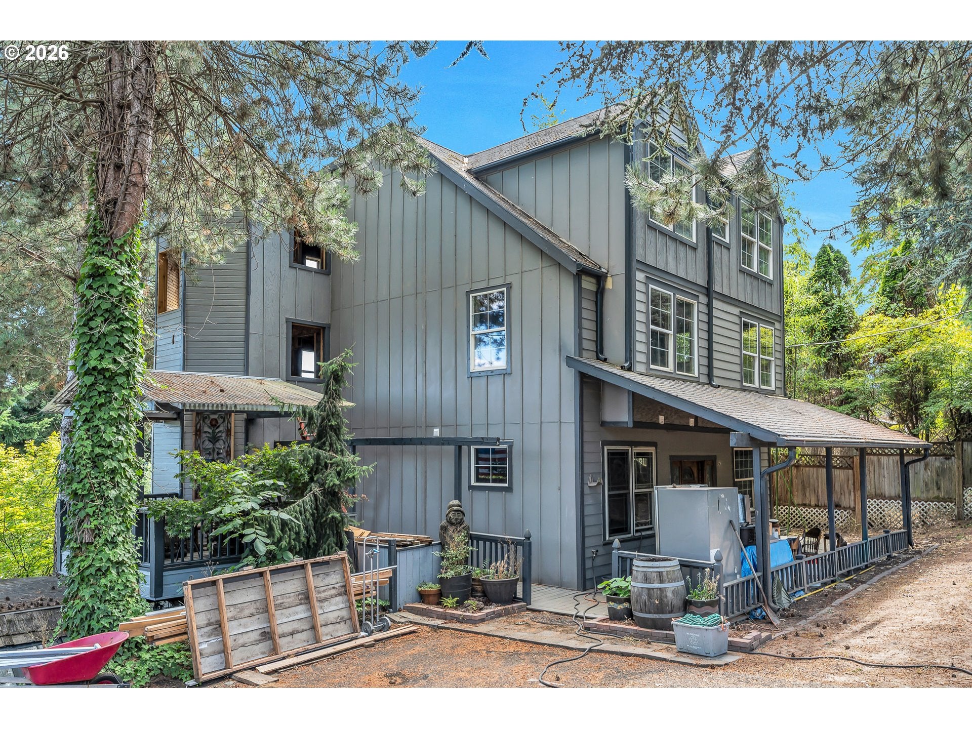 2325 5TH AVE