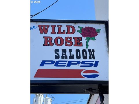 805 SE STEPHENS ST Roseburg OR 97470