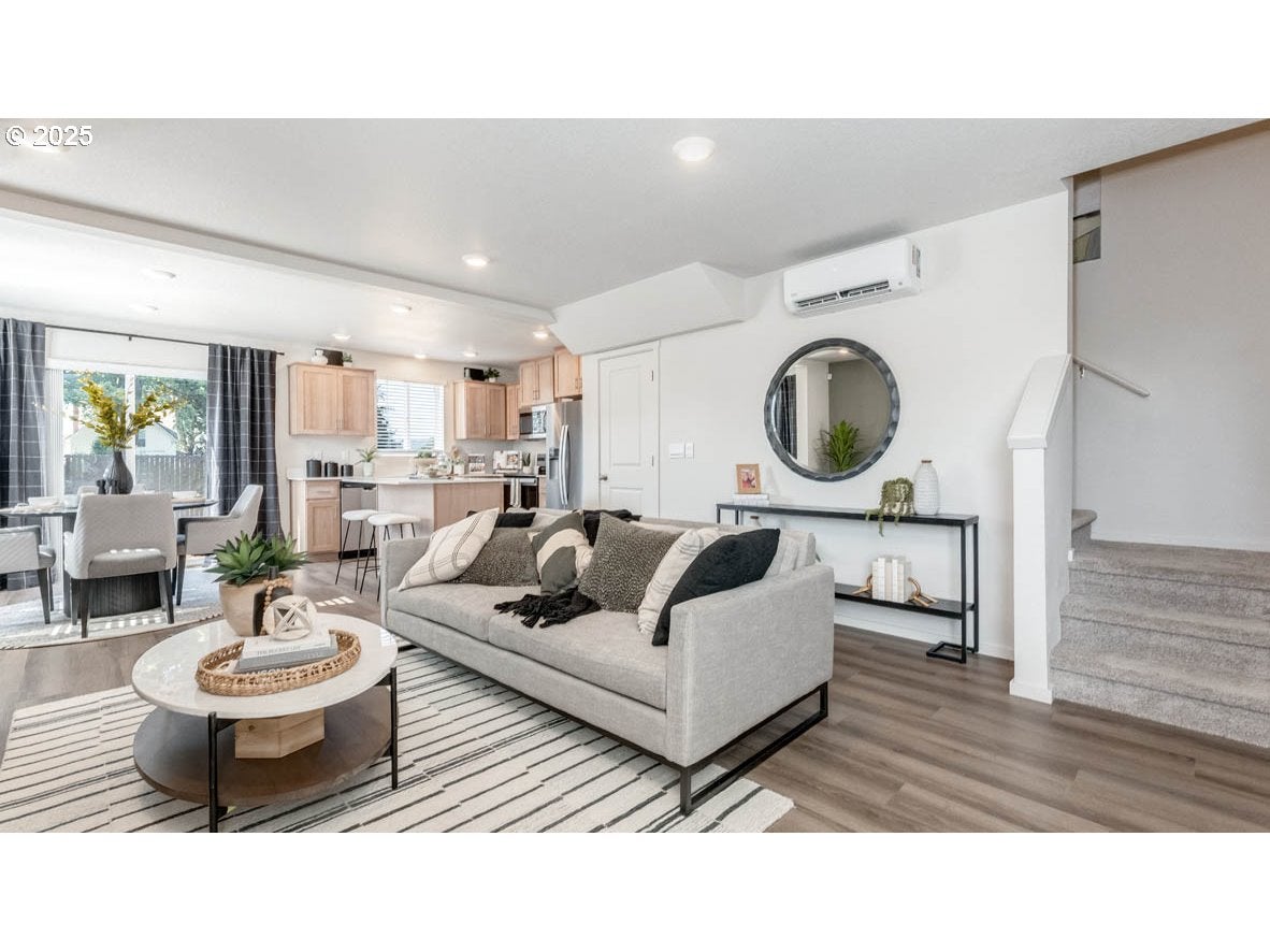 1407 SE Rosefinch AVE