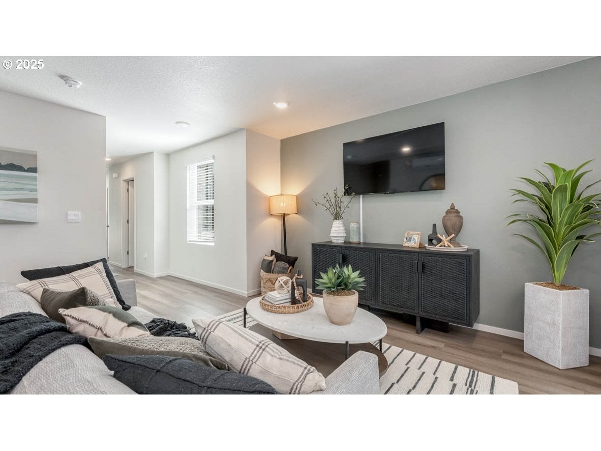 1407 SE Rosefinch AVE
