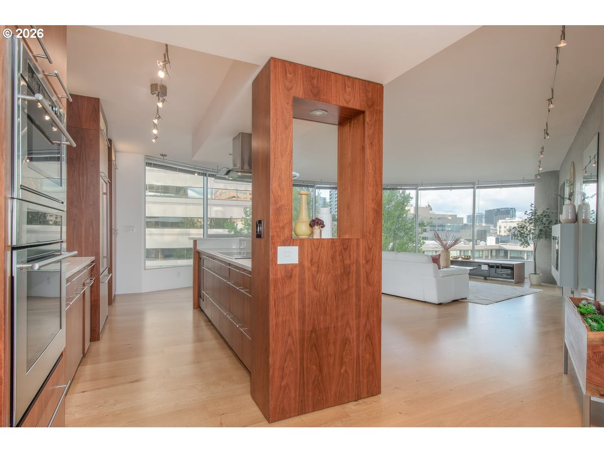 1500 SW 5TH AVE 601