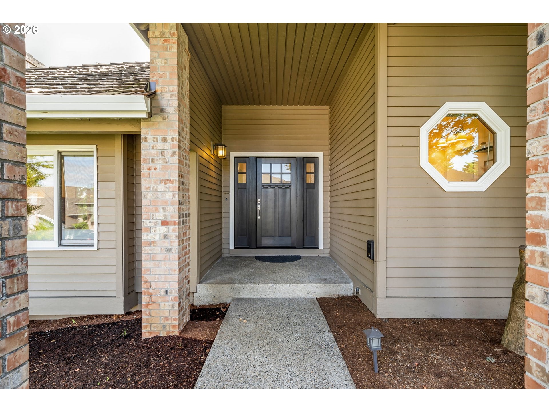 2107 CLUB HOUSE DR