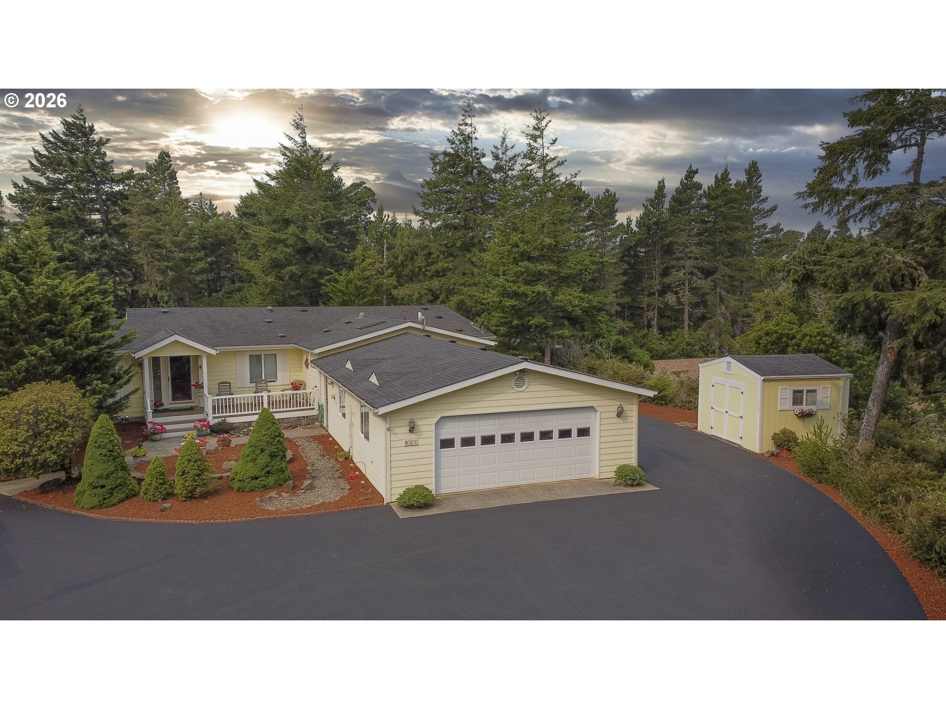 621 GLENBROOK CIR