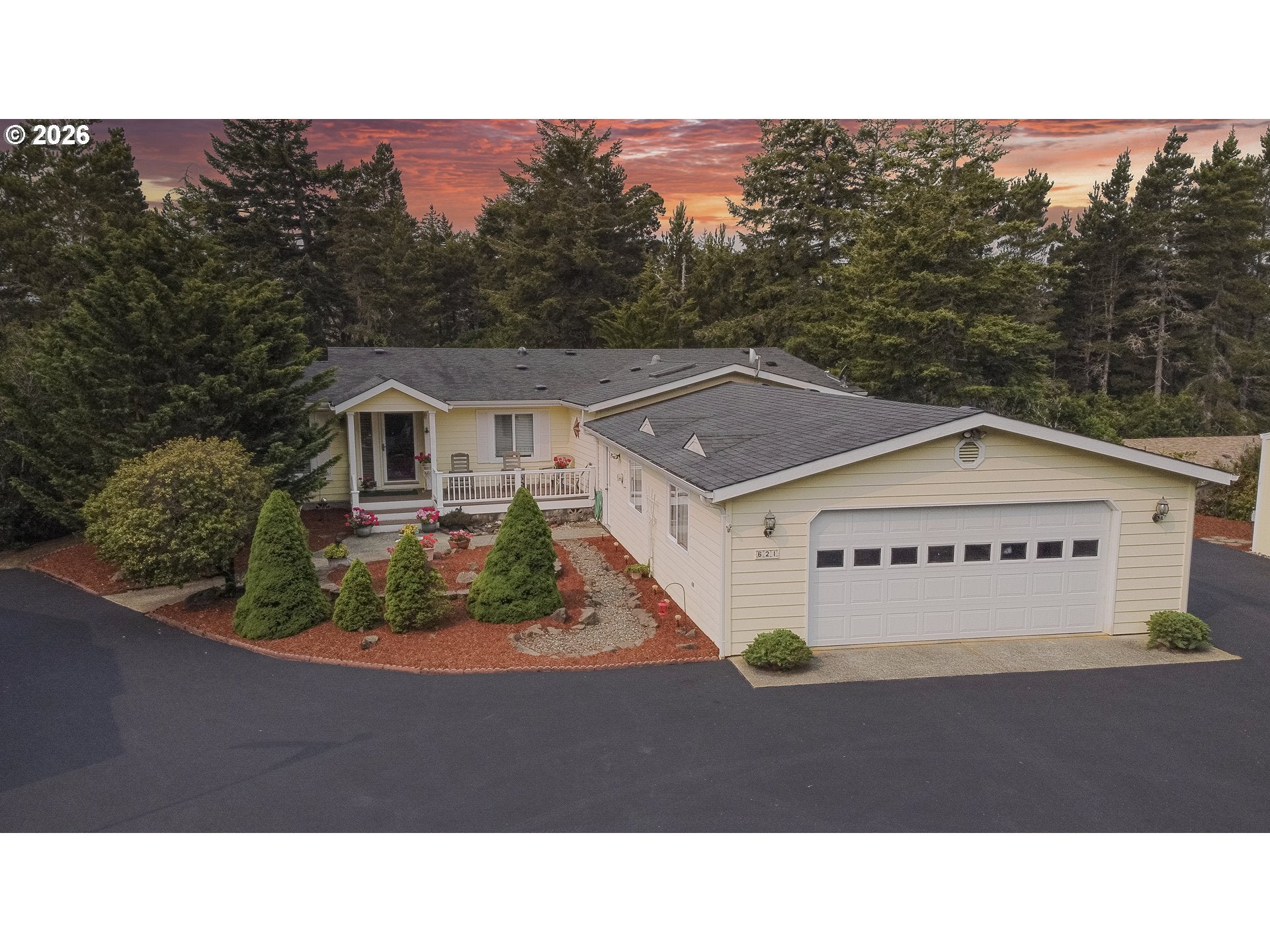 621 GLENBROOK CIR