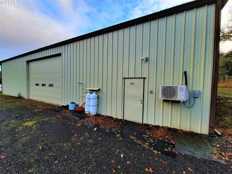 A home in Roseburg