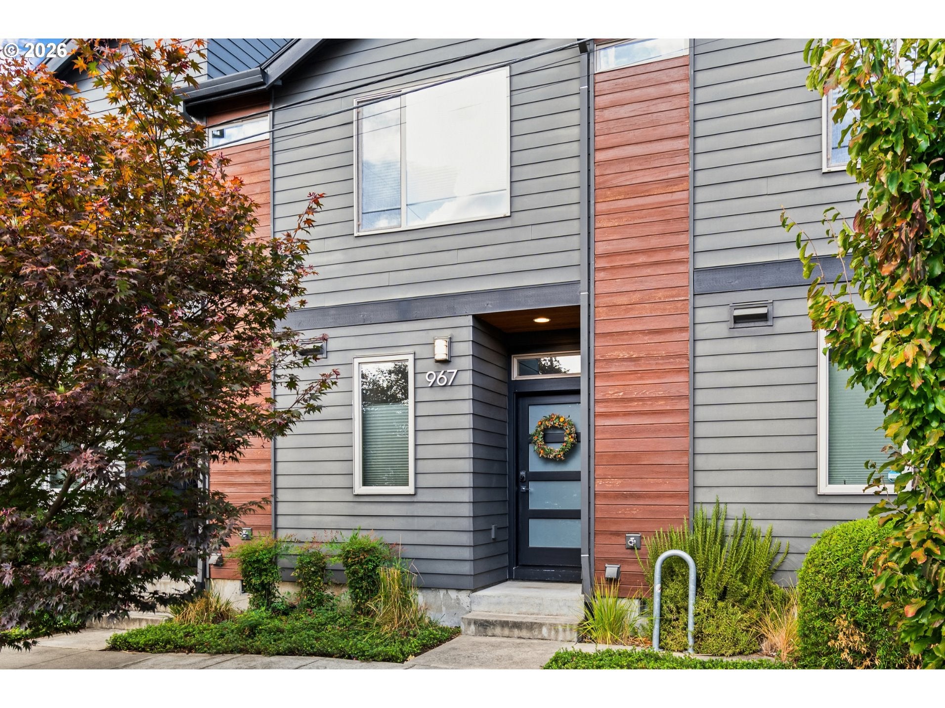 967 N KILLINGSWORTH CT — 2 bed 3 bath Condominium