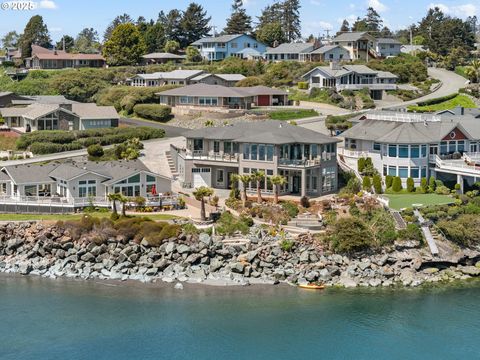 108 SEA CLIFF TER Brookings OR 97415