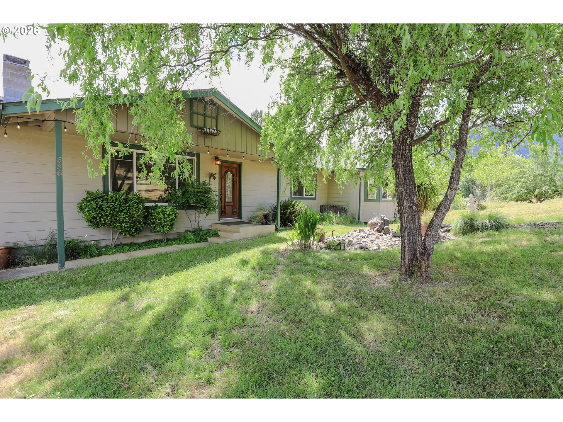 686 MURDOCK DR