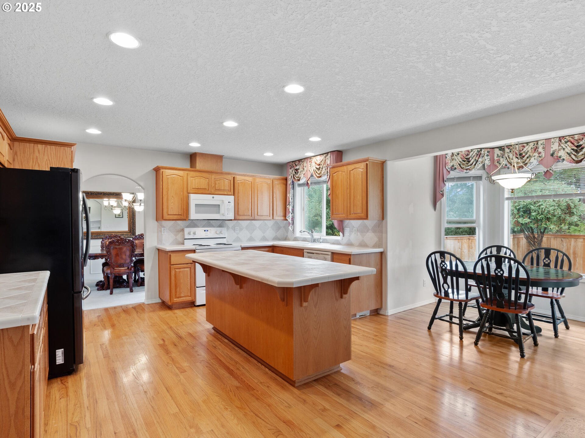 Vancouver, Washington 98686, United States, 5 Bedrooms Bedrooms, ,4 BathroomsBathrooms,Residential,Active,97586