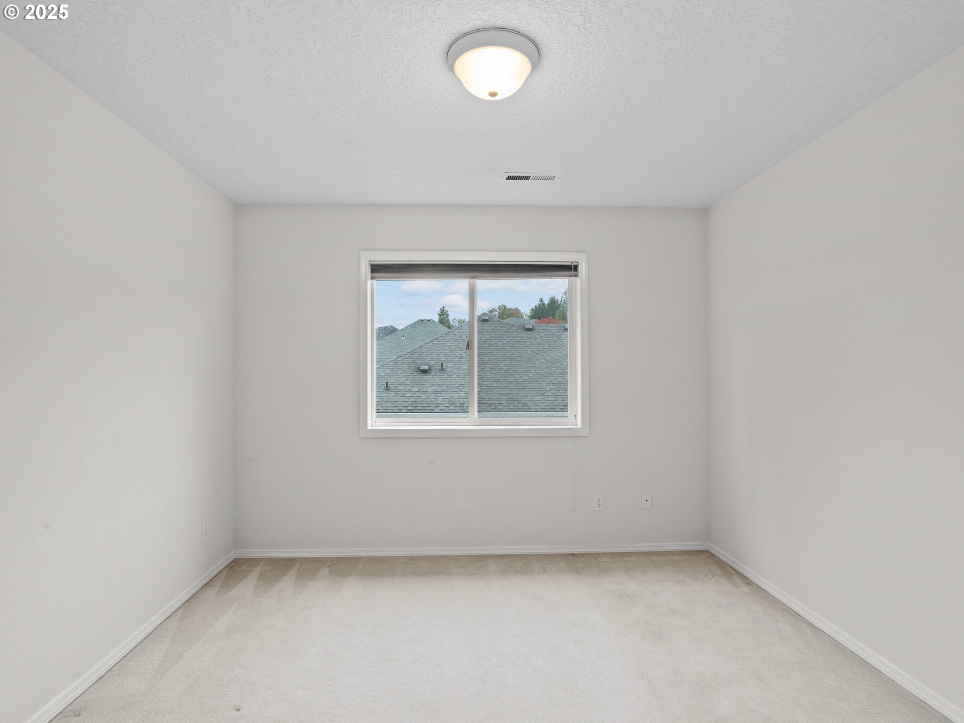 Vancouver, Washington 98686, United States, 5 Bedrooms Bedrooms, ,4 BathroomsBathrooms,Residential,Active,97586