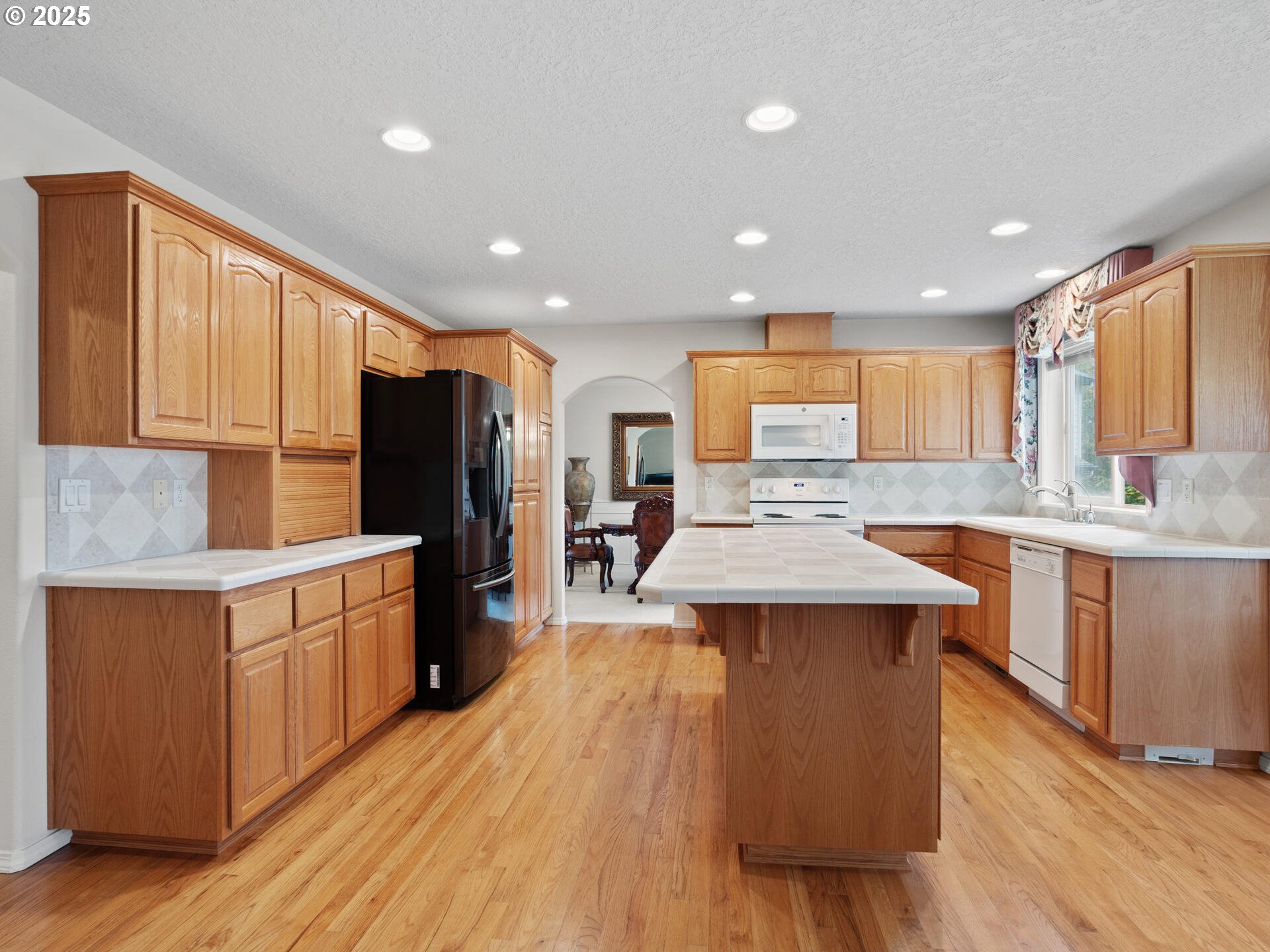 Vancouver, Washington 98686, United States, 5 Bedrooms Bedrooms, ,4 BathroomsBathrooms,Residential,Active,97586