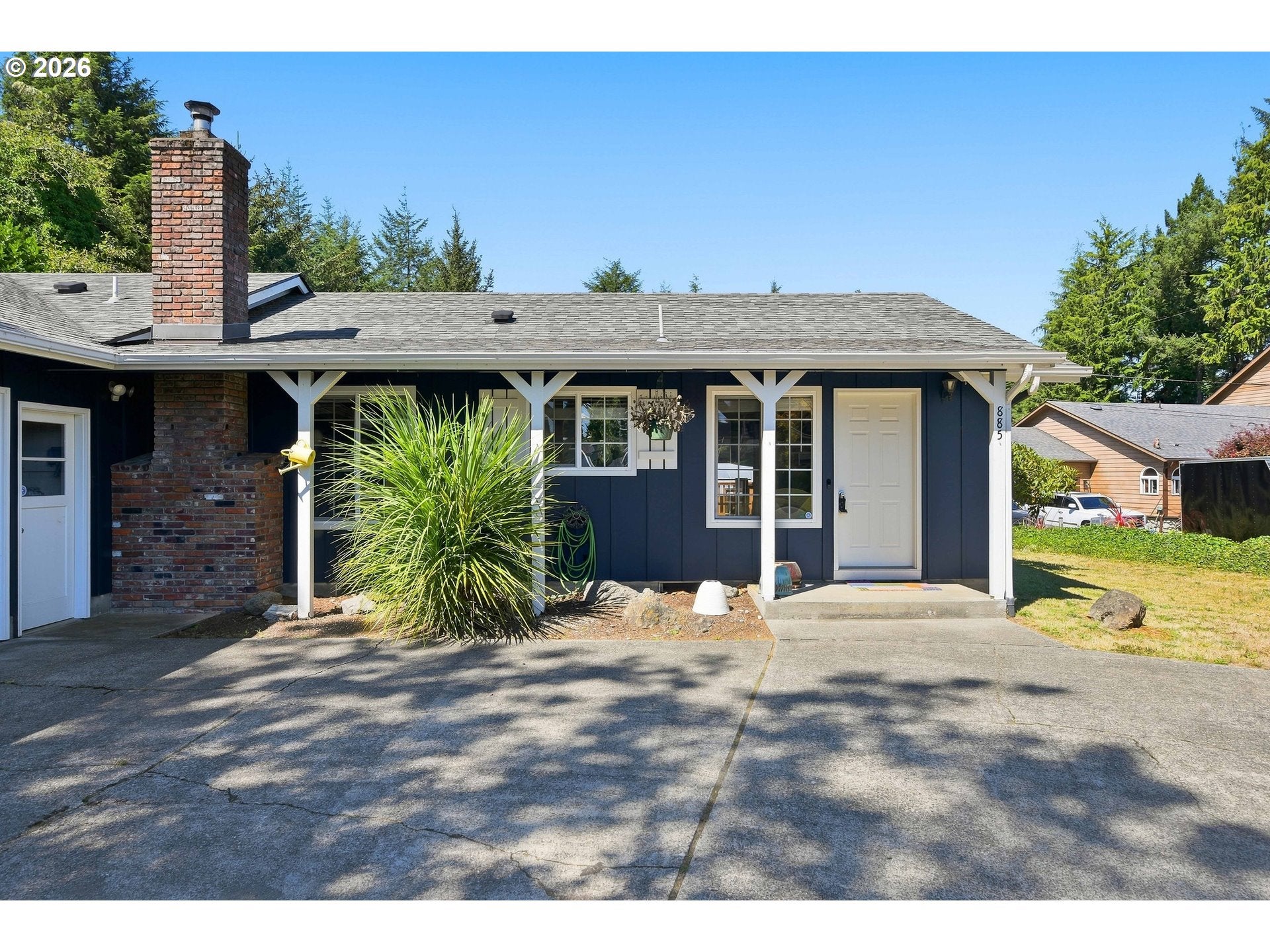 885 Oakway DR
