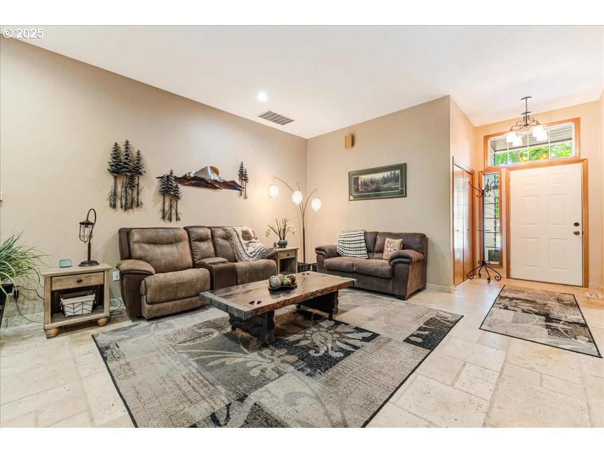 Hillsboro, Oregon 97123, United States, 3 Bedrooms Bedrooms, ,2 BathroomsBathrooms,Residential,Active,163481