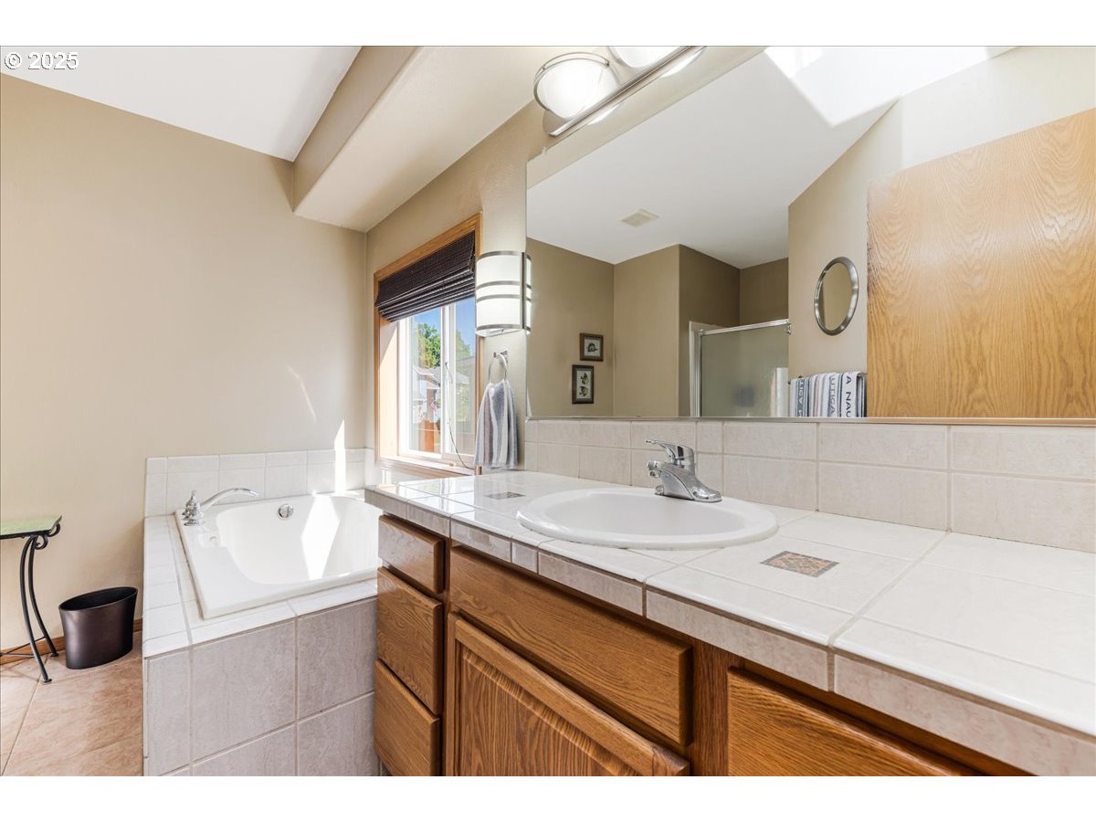 Hillsboro, Oregon 97123, United States, 3 Bedrooms Bedrooms, ,2 BathroomsBathrooms,Residential,Active,163481