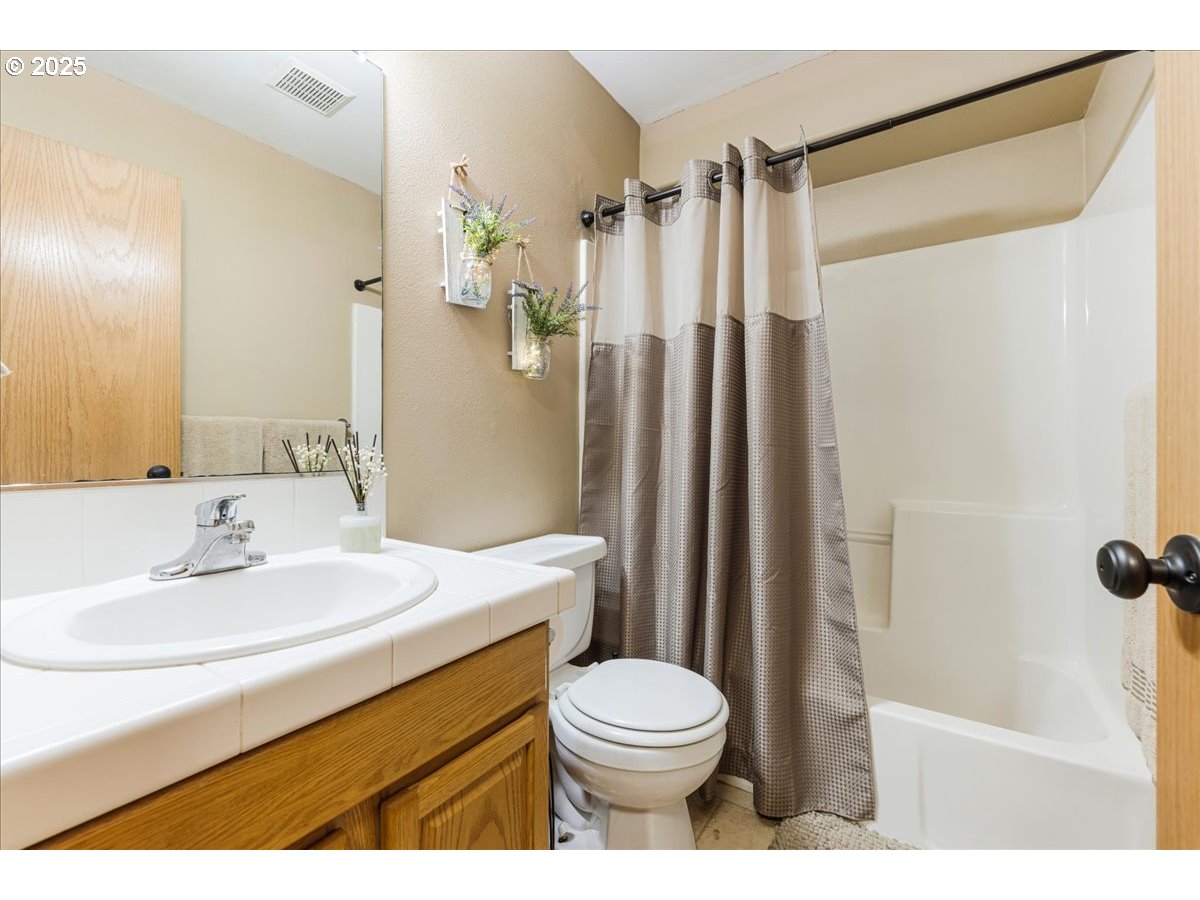 Hillsboro, Oregon 97123, United States, 3 Bedrooms Bedrooms, ,2 BathroomsBathrooms,Residential,Active,163481