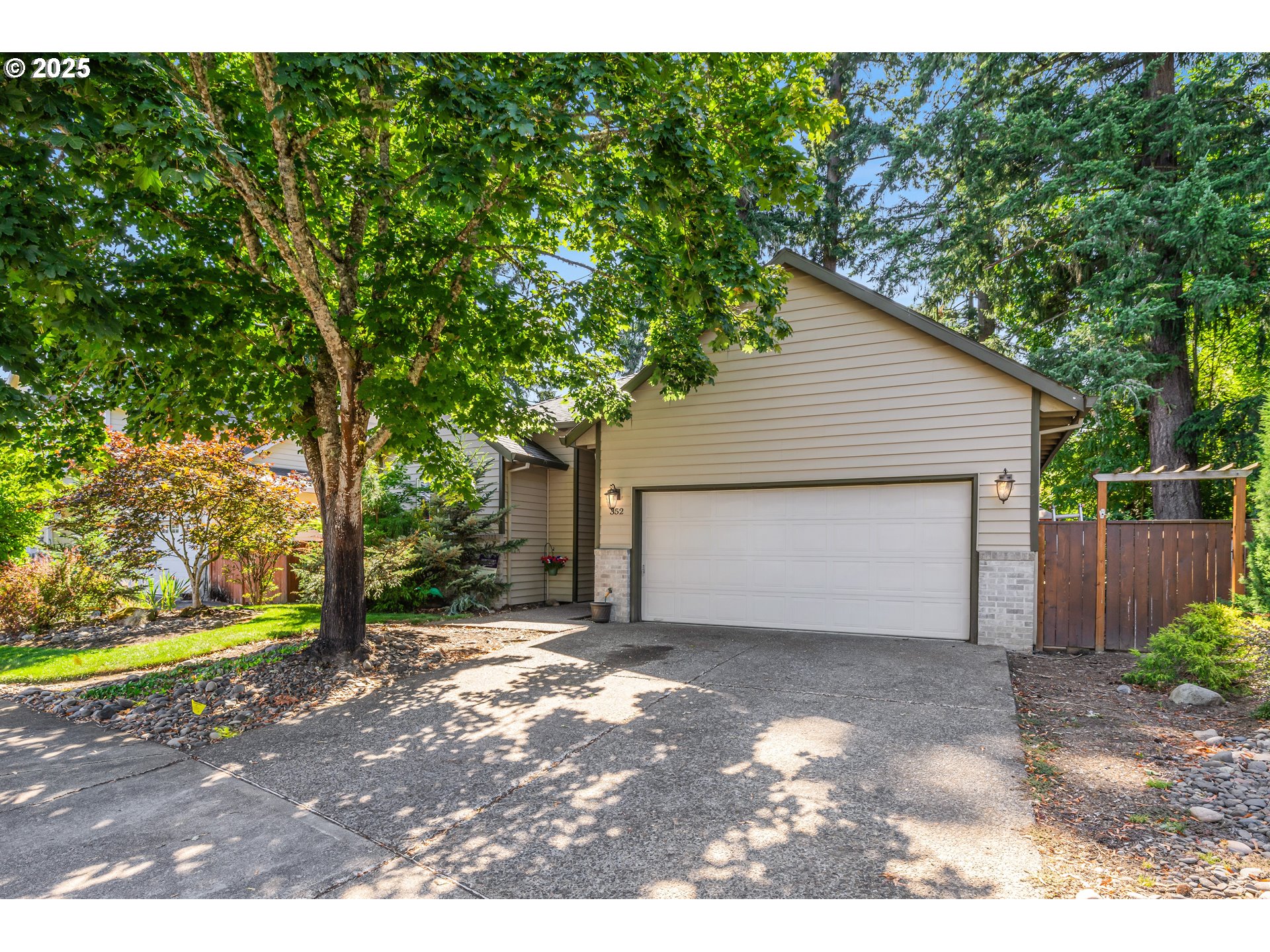 Hillsboro, Oregon 97123, United States, 3 Bedrooms Bedrooms, ,2 BathroomsBathrooms,Residential,Active,163481