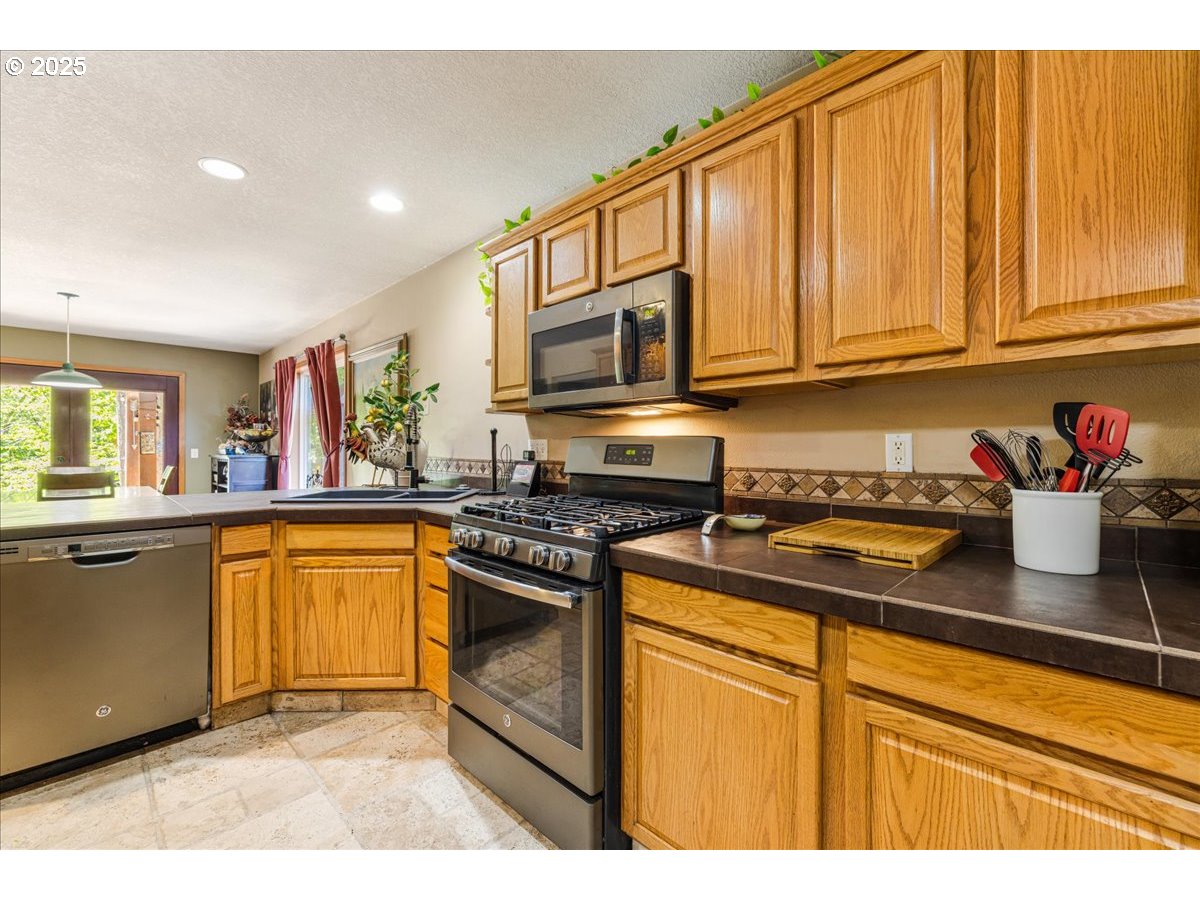 Hillsboro, Oregon 97123, United States, 3 Bedrooms Bedrooms, ,2 BathroomsBathrooms,Residential,Active,163481