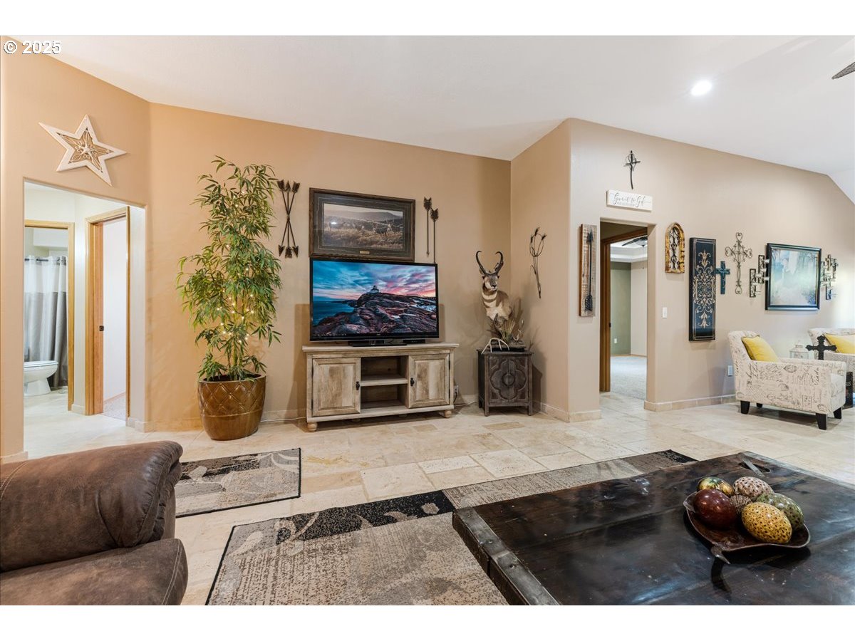 Hillsboro, Oregon 97123, United States, 3 Bedrooms Bedrooms, ,2 BathroomsBathrooms,Residential,Active,163481