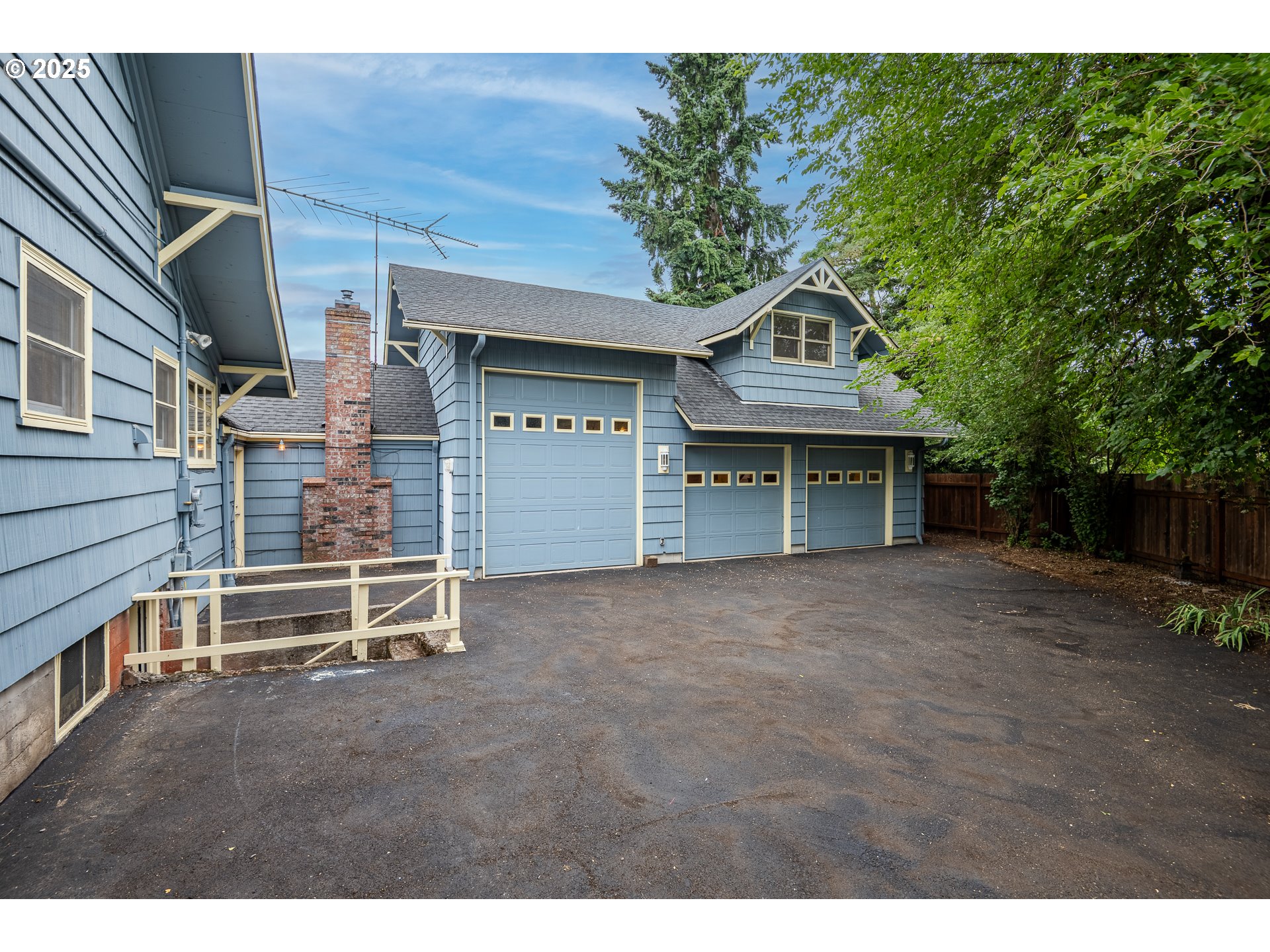 2822 CROCKER RD
