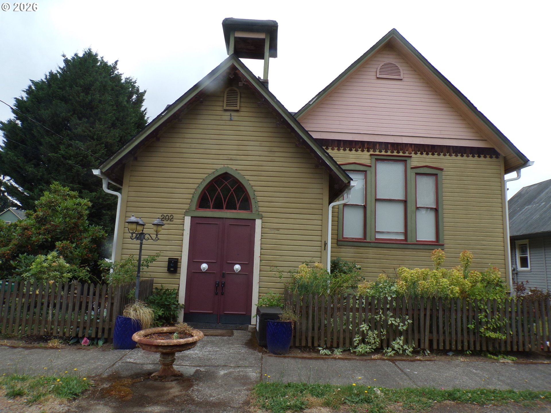 202 S 4TH AVE