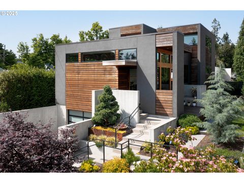 3961 SE BERKELEY WAY Portland OR 97202