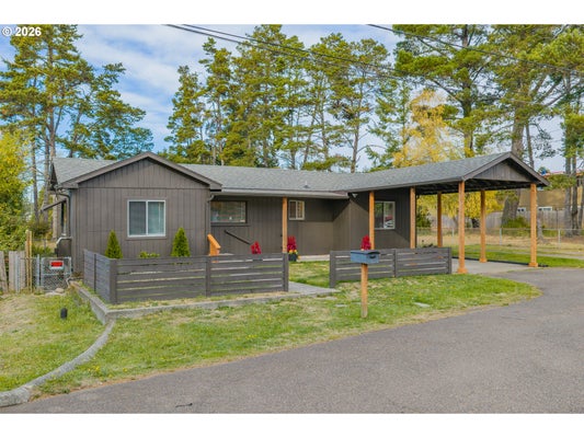 1848 THOMAS AVE, COOS BAY, OR 97420 - Image 83fbe463f32002f1efd0d3db7bbb78f4/696135161