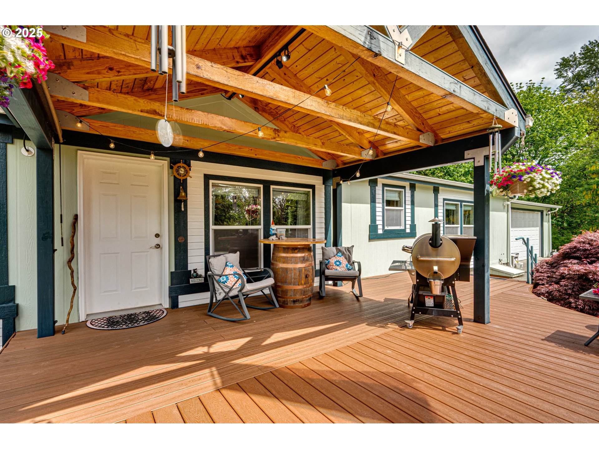 121 6 SHEILA DR