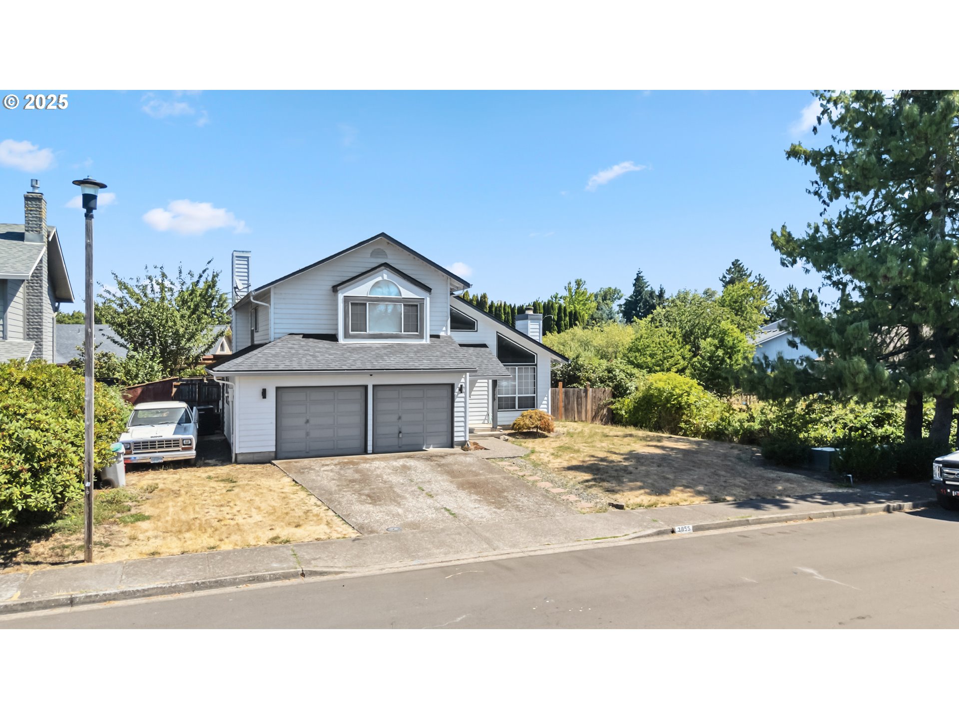 3855 LANCASTER DR