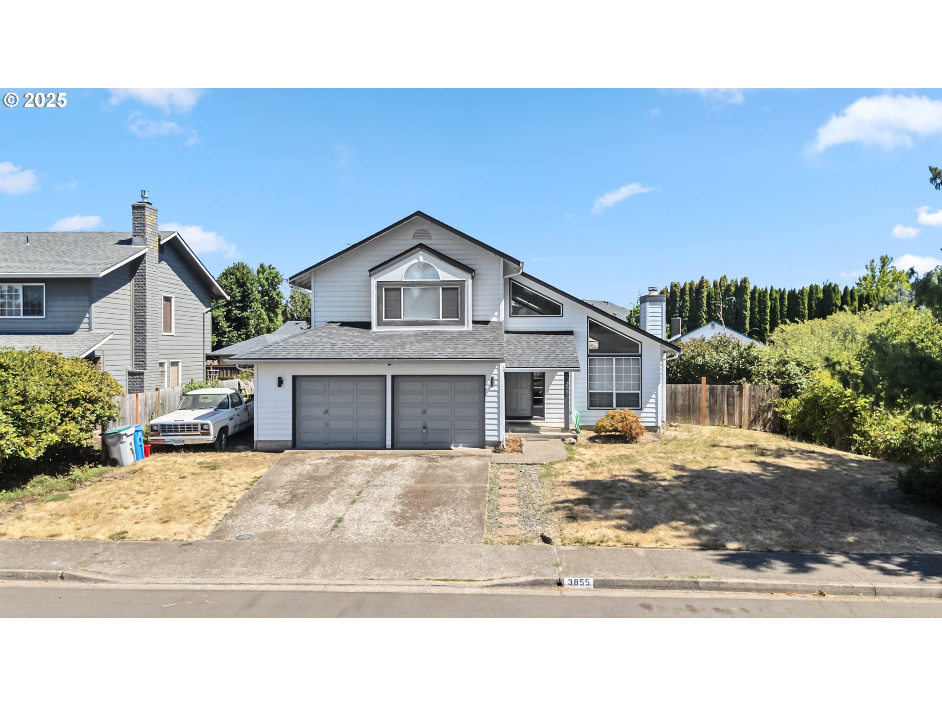 3855 LANCASTER DR