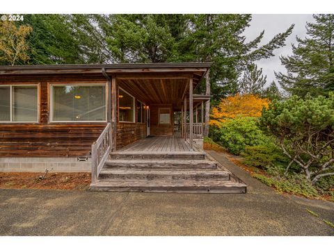 A home in Coos Bay