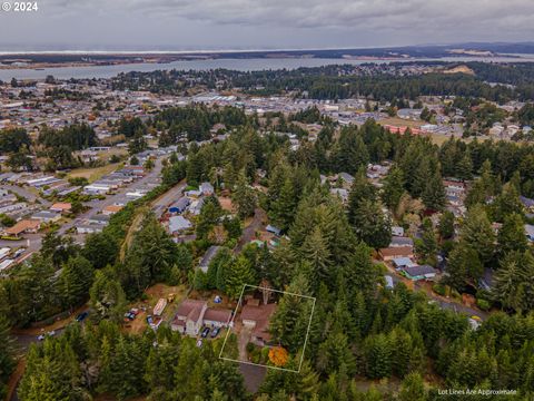 A home in Coos Bay