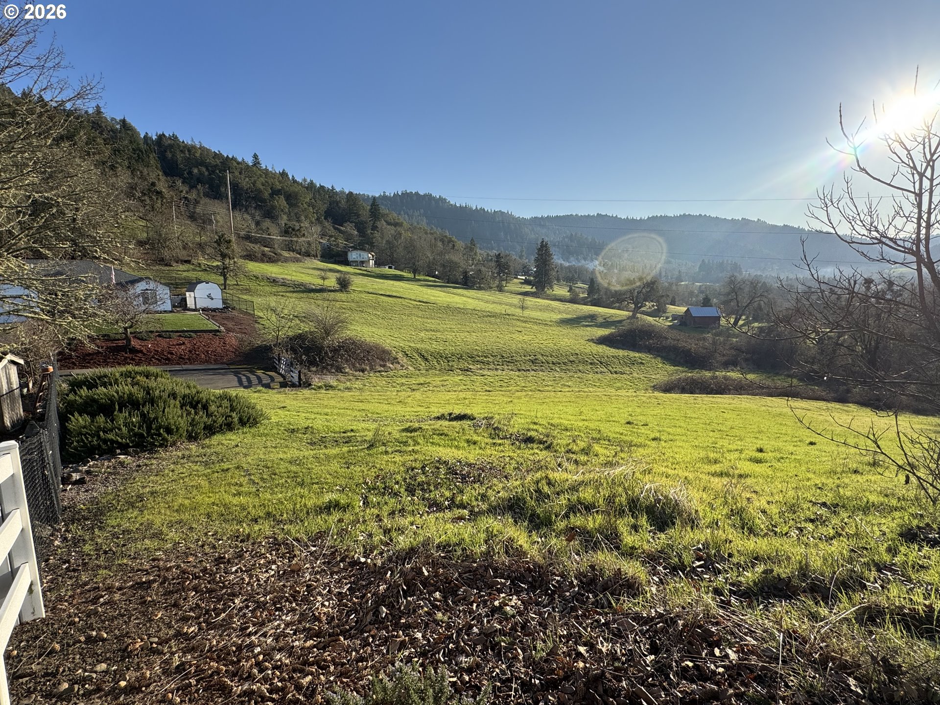 1192 W HARRIS HILLS DR