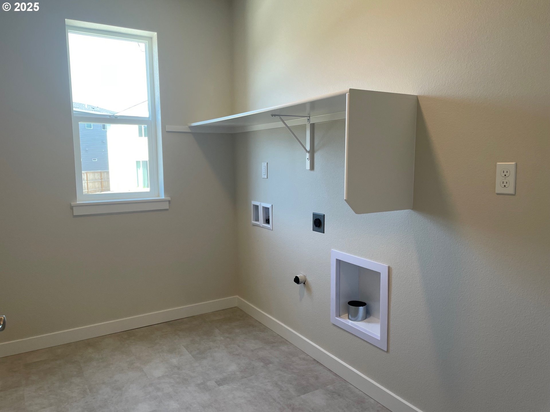 Sherwood, Oregon 97140, United States, 3 Bedrooms Bedrooms, ,3 BathroomsBathrooms,Residential,Active,91053