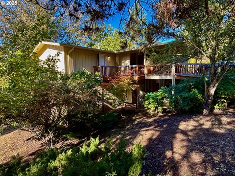 3790 Oynx Eugene OR 97405