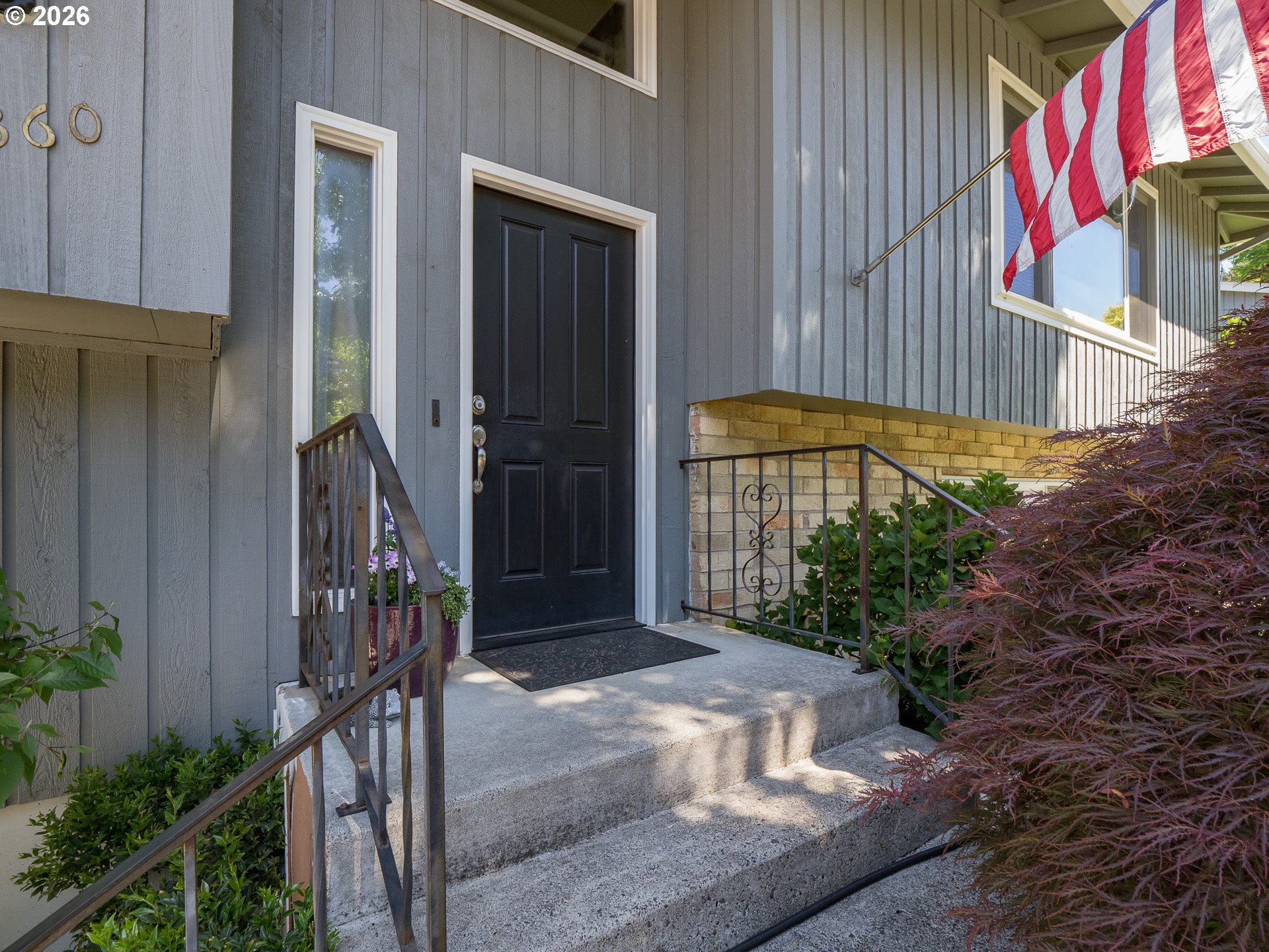 1360 TAMARISK DR