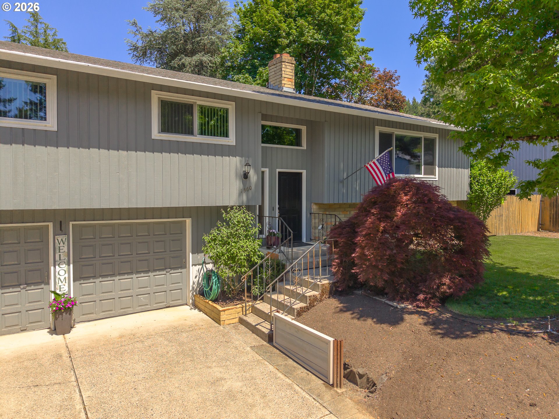 1360 TAMARISK DR